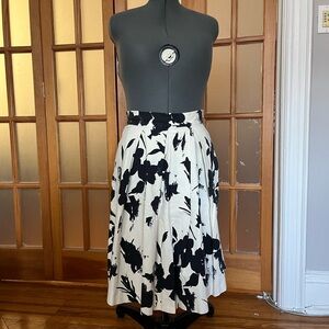 Zara Navy and White Floral A-Line Skirt